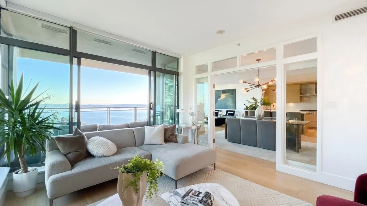 Family Room Photo of 801 3315 Cypress Place, West Vancouver, BC