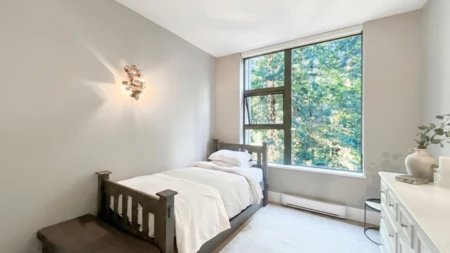 Bedroom 4 Photo of 801 3315 Cypress Place, West Vancouver, BC
