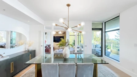 Kitchen Island Photo of 801 3315 Cypress Place, West Vancouver, BC