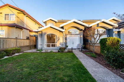 8438 14th Avenue, Burnaby, BC, Burnaby — Half Duplex for sale