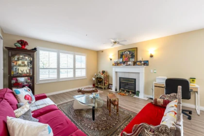 Kitchen Photo of 303 13870 70 Avenue, Surrey, BC
