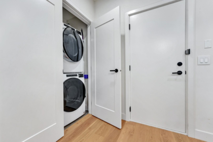 Primary Bathroom Photo of 1232 W 26th Avenue, Vancouver, BC