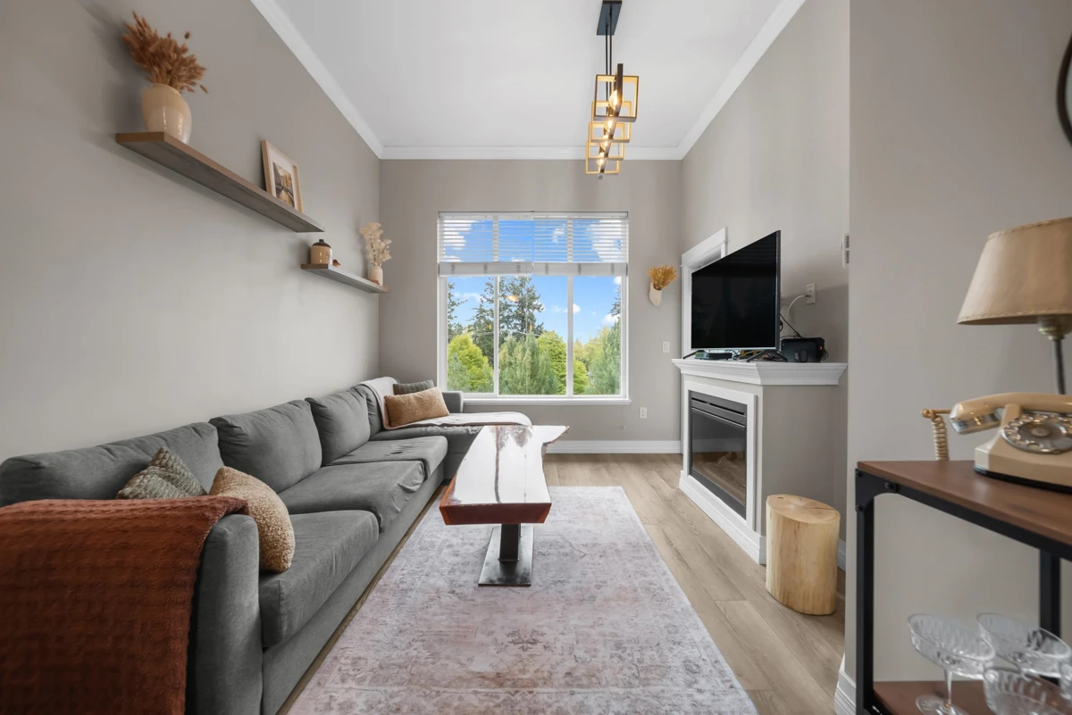 Dining Area Photo of 405 2515 Park Drive, Abbotsford, BC