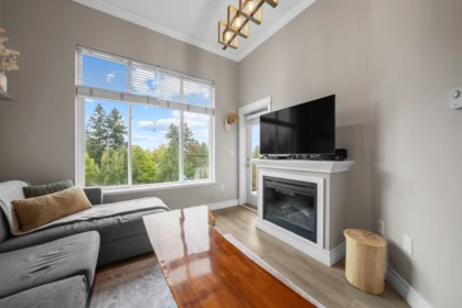 Kitchen Photo of 405 2515 Park Drive, Abbotsford, BC