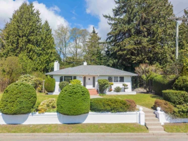 Laundry Room Photo of 3894 Sunnycrest Drive, North Vancouver, BC