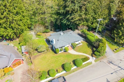 Outdoor Deck Photo of 3894 Sunnycrest Drive, North Vancouver, BC