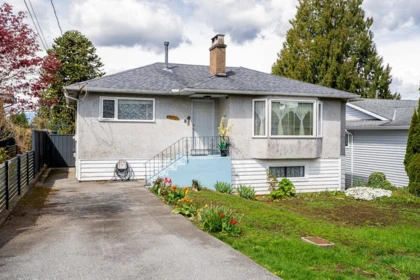 Breakfast Nook Photo of 8255 18th Avenue, Burnaby, BC