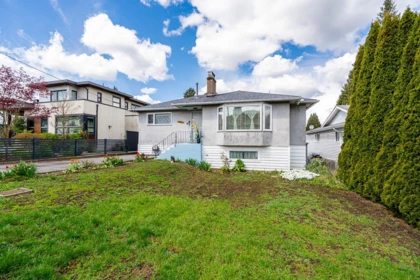 8255 18th Avenue, Burnaby, BC, Burnaby — Single Family Residence for sale