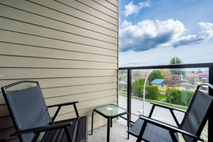 Guest Bathroom Photo of 303 19567 64 Avenue, Surrey, BC