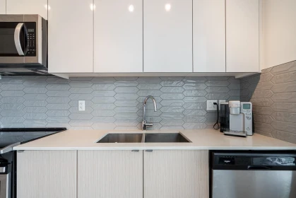 Kitchen Photo of 303 19567 64 Avenue, Surrey, BC