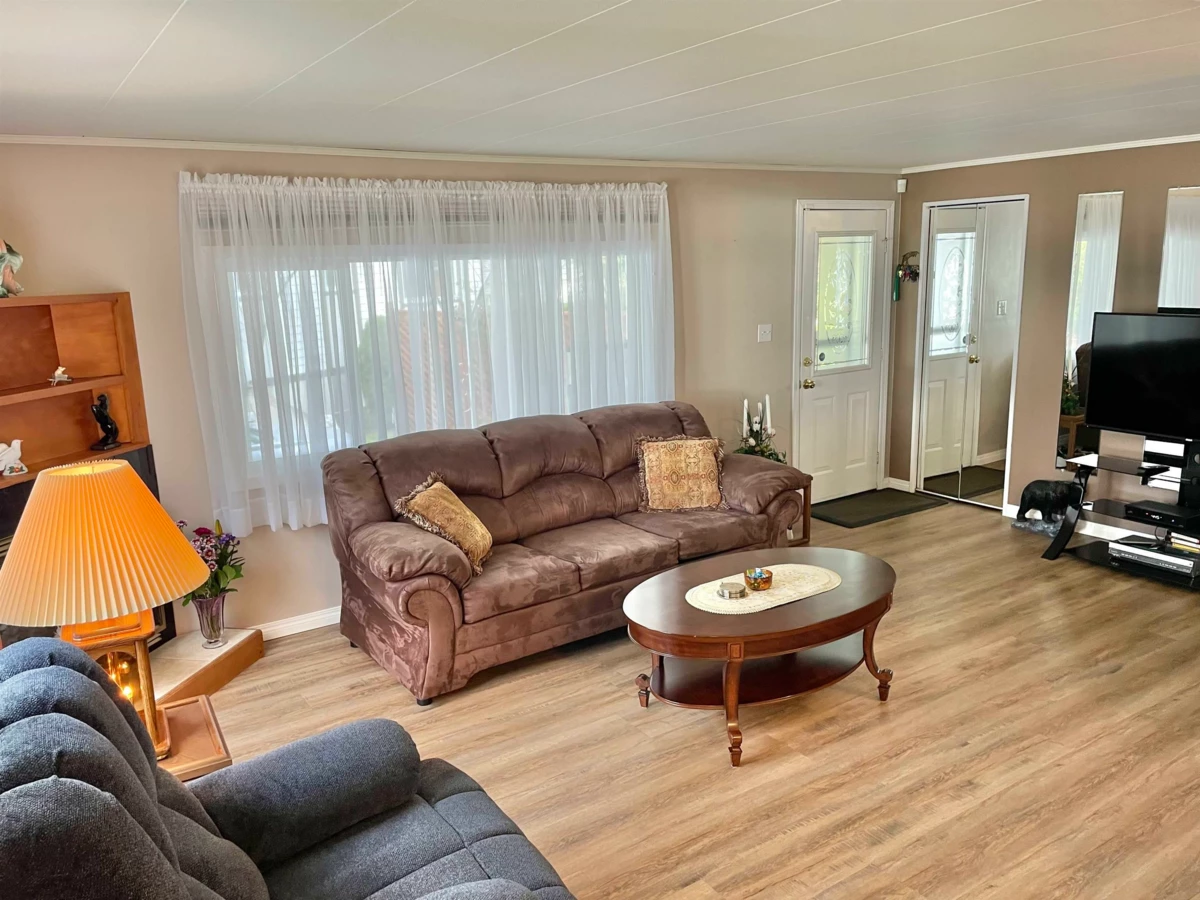 Family Room Photo of 6 31313 Livingstone Avenue, Abbotsford, BC