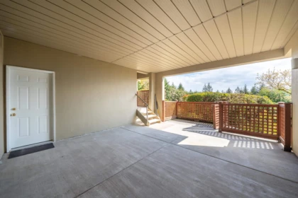 Garden / Landscaping Photo of 3112 Deer Ridge Drive, West Vancouver, BC