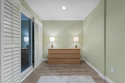 Garage Interior Photo of 2517 Marine Drive, West Vancouver, BC