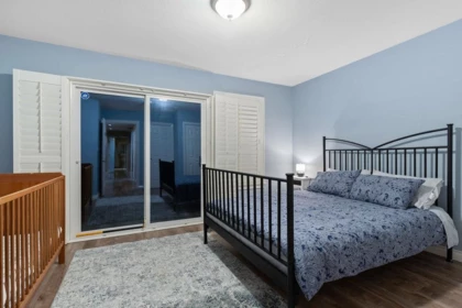 Loft / Bonus Room Photo of 2517 Marine Drive, West Vancouver, BC