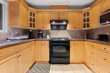 Pantry Photo of 2517 Marine Drive, West Vancouver, BC