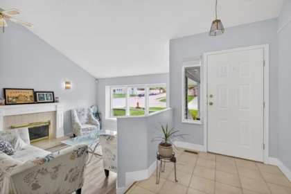 Kitchen Photo of 14610 87 Avenue, Surrey, BC