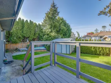 Entry Foyer Photo of 5153 Cliff Drive, Tsawwassen, BC