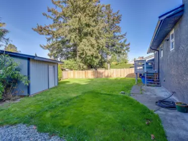 Hallway Photo of 5153 Cliff Drive, Tsawwassen, BC