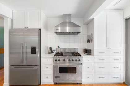 Breakfast Nook Photo of 4697 Woodview Place, West Vancouver, BC