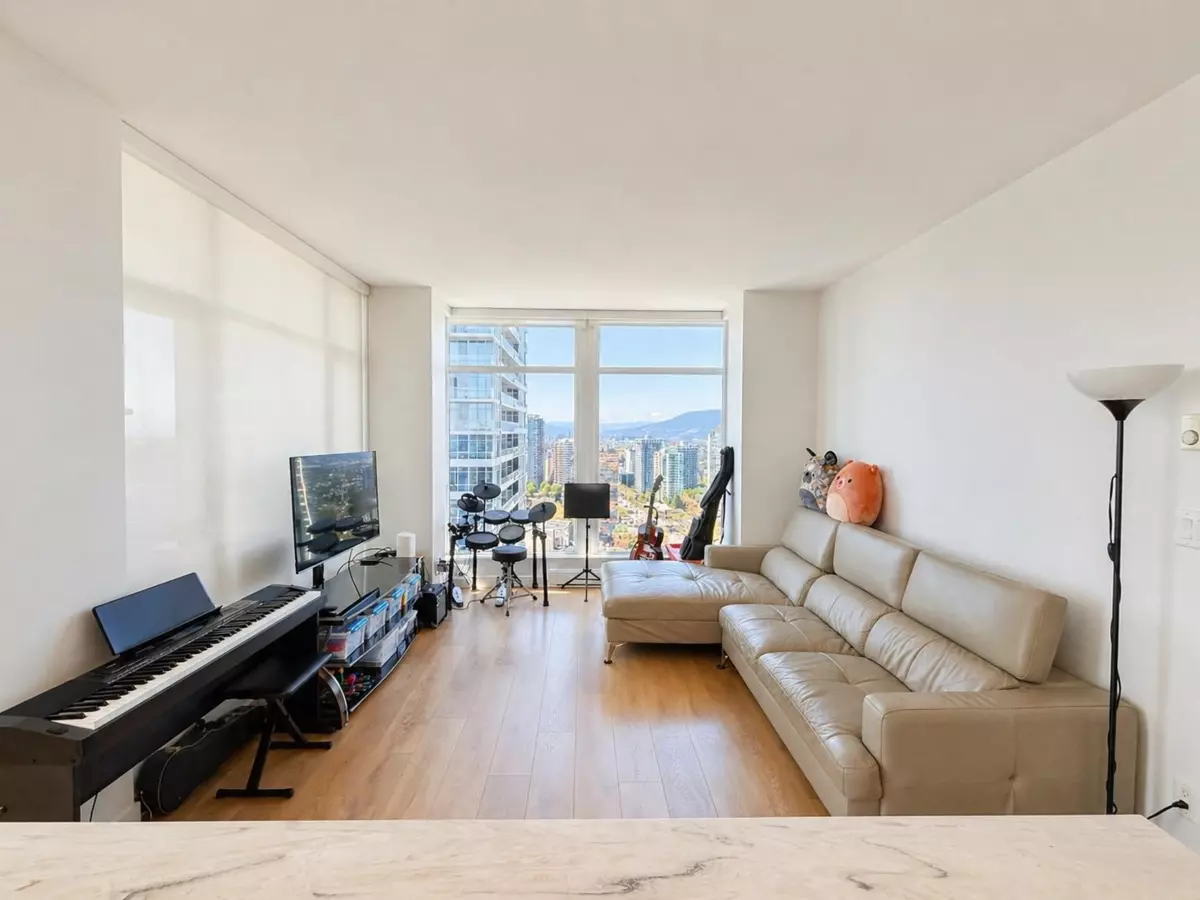 Dining Area Photo of 3006 4670 Assembly Way, Burnaby, BC