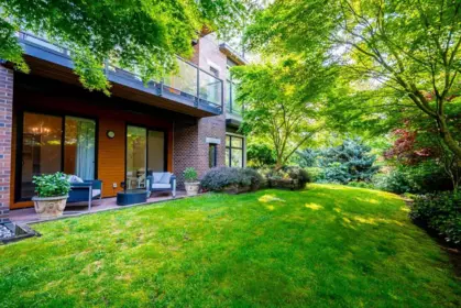 Front Yard Photo of 112 262 Salter Street, New Westminster, BC