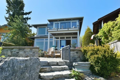 Front Yard Photo of 664 Bay Road, Gibsons, BC