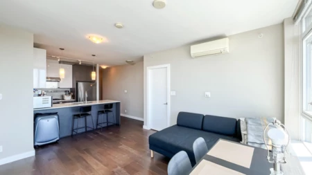 Kitchen Photo of 1008 6951 Elmbridge Way, Richmond, BC