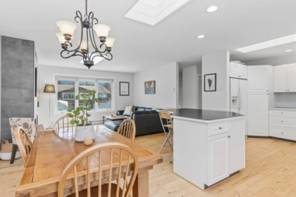 Kitchen Island Photo of 41557 Rod Road, Brackendale, BC