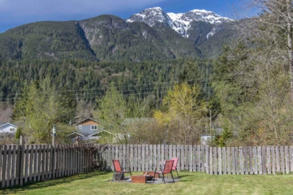 Primary Bedroom Photo of 41557 Rod Road, Brackendale, BC
