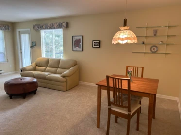 204 1533 Best Street, White Rock, BC, White Rock — Apartment/Condo for sale
