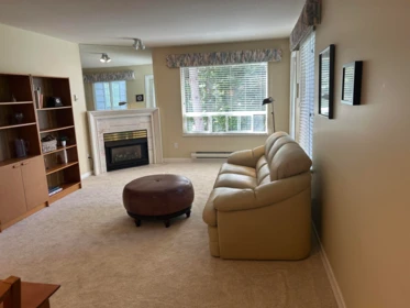 204 1533 Best Street, White Rock, BC, White Rock — Apartment/Condo for sale