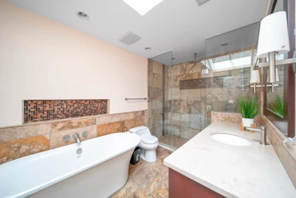 Hot Tub / Spa Photo of 435 Inglewood Avenue, West Vancouver, BC