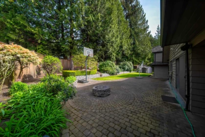 Kitchen Photo of 435 Inglewood Avenue, West Vancouver, BC
