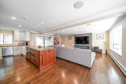 Primary Bedroom Photo of 435 Inglewood Avenue, West Vancouver, BC