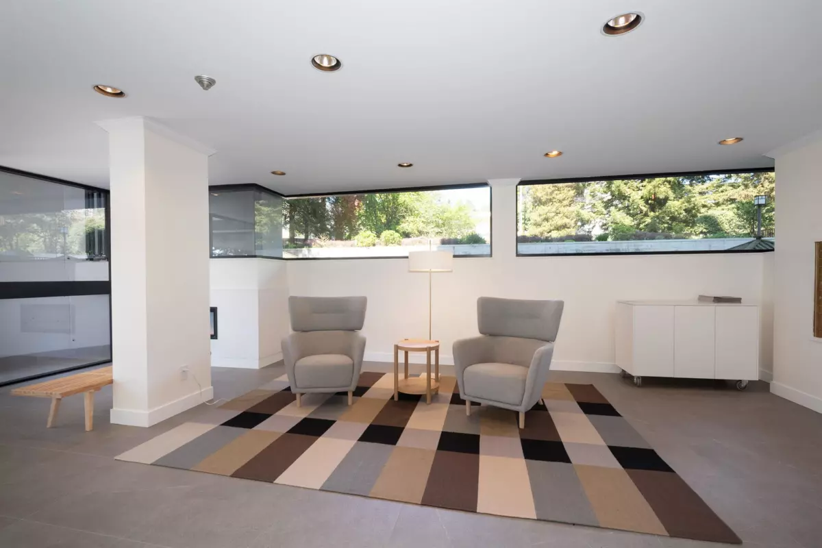 Dining Area Photo of 204 650 16th Street, West Vancouver, BC