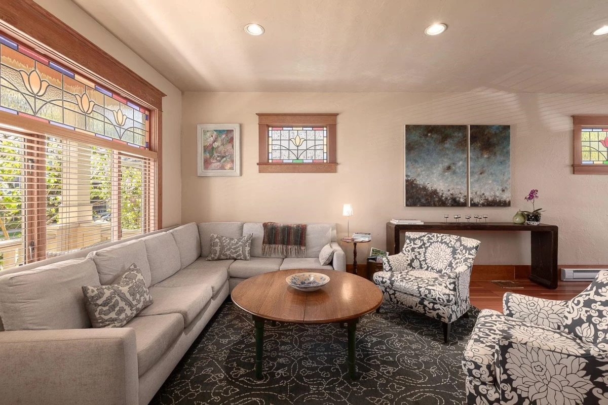 Family Room Photo of 237 E 24th Avenue, Vancouver, BC