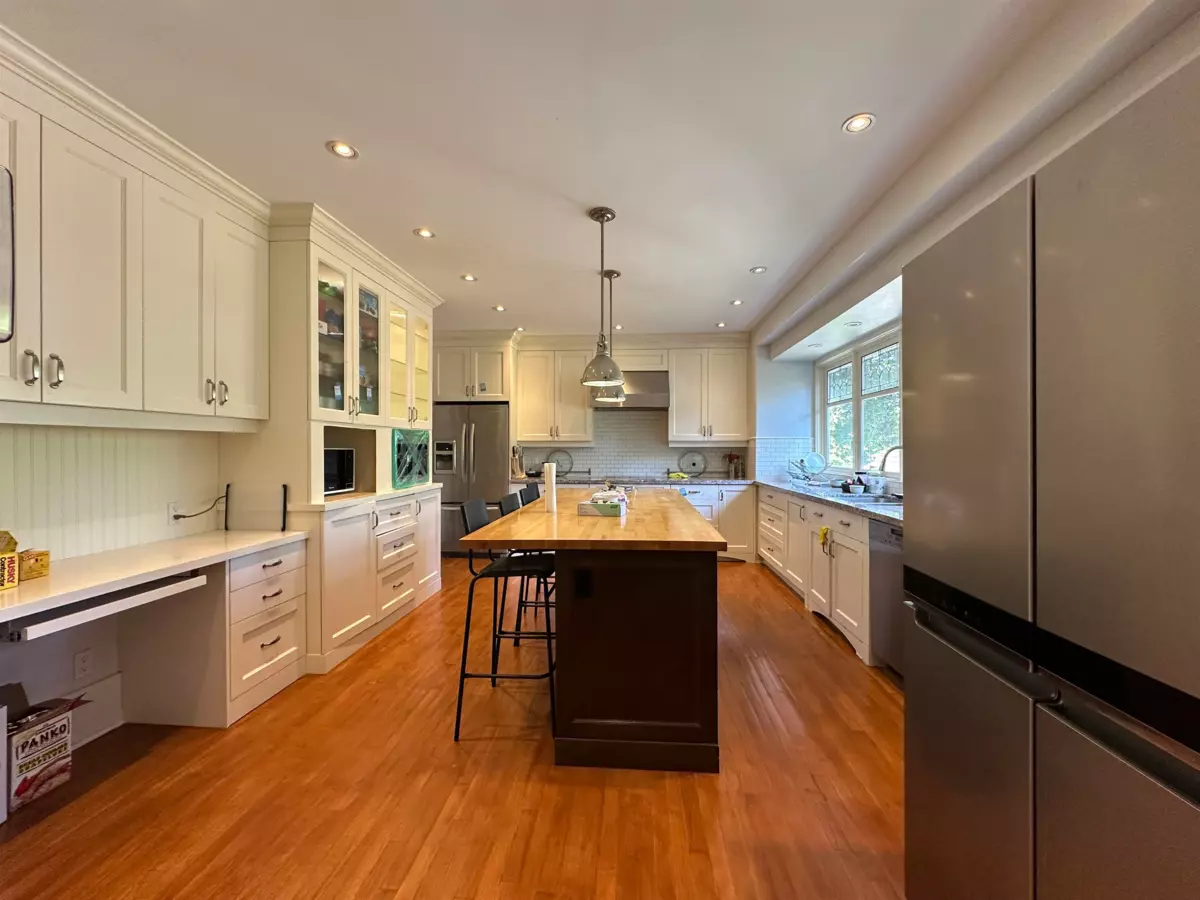 Family Room Photo of 4678 W 3rd Avenue, Vancouver, BC