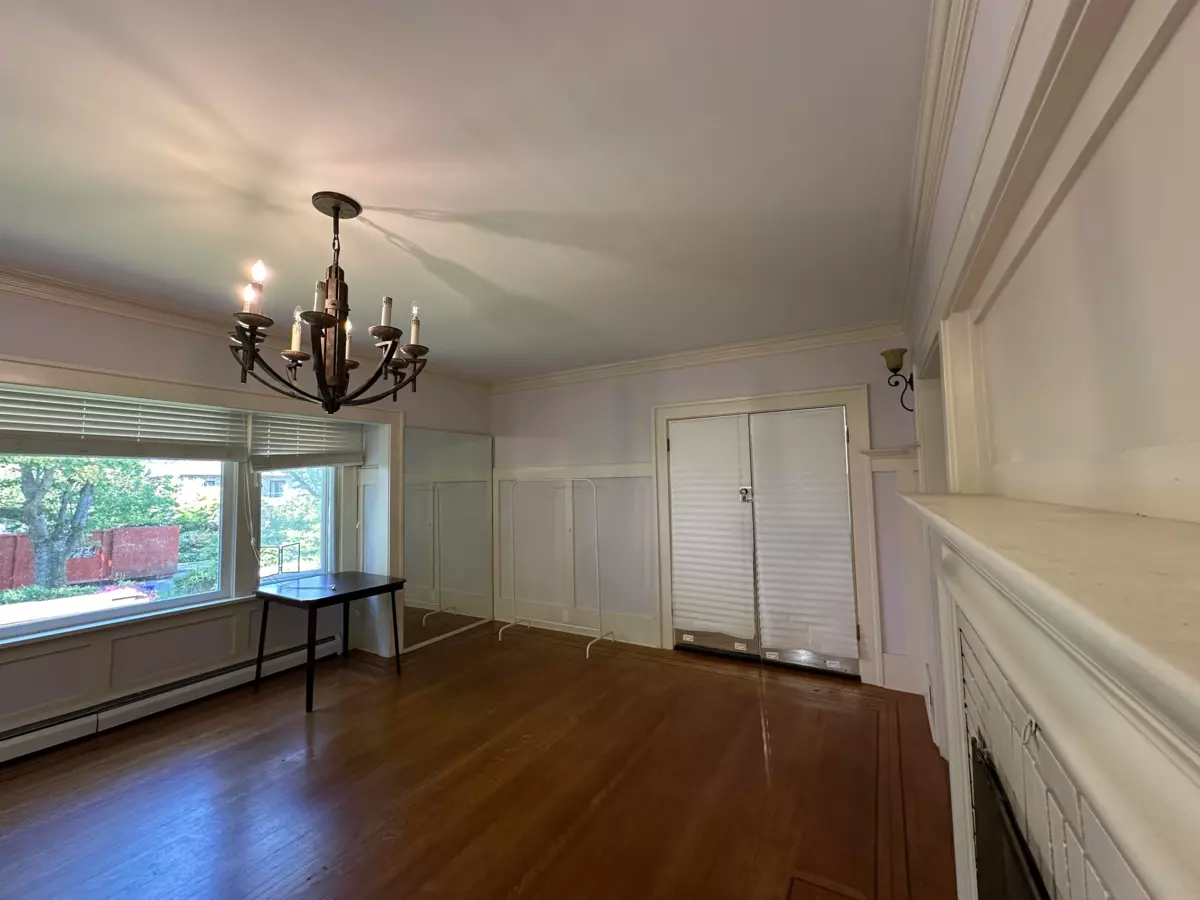 Living Room Photo of 4678 W 3rd Avenue, Vancouver, BC