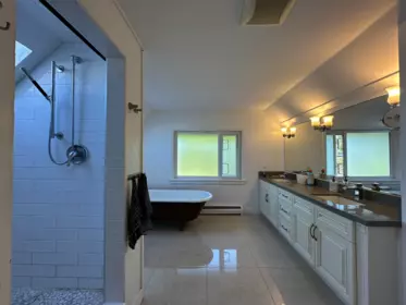 Kitchen Photo of 4678 W 3rd Avenue, Vancouver, BC
