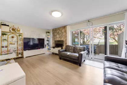 Kitchen Photo of 72 13756 Central Avenue, Surrey, BC