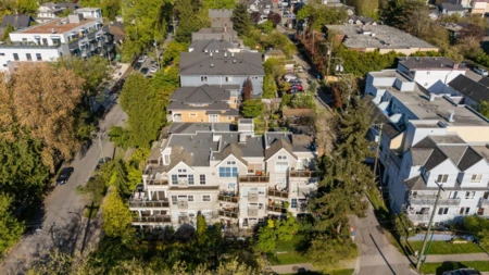 Backyard Photo of 302 1510 Grant Street, Vancouver, BC