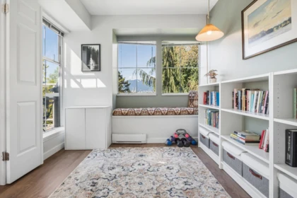 Entry Foyer Photo of 302 1510 Grant Street, Vancouver, BC