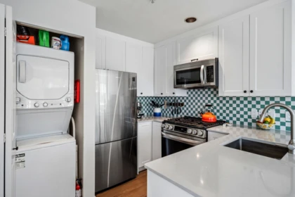 Kitchen Island Photo of 302 1510 Grant Street, Vancouver, BC