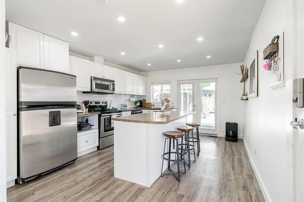 Family Room Photo of 23035 117 Avenue, Maple Ridge, BC