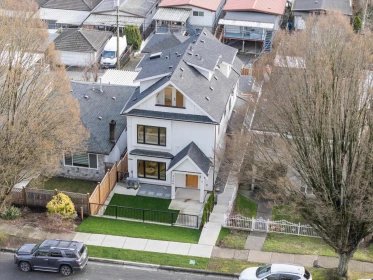 Outdoor Deck Photo of 3156-1 E 8th Avenue, Vancouver, BC
