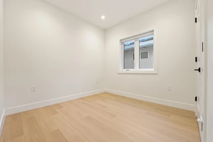 Powder Room Photo of 3156-1 E 8th Avenue, Vancouver, BC