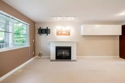 25 6555 192a Street, Surrey, BC, Surrey — Townhouse for sale
