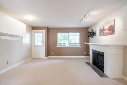 Kitchen Photo of 25 6555 192a Street, Surrey, BC