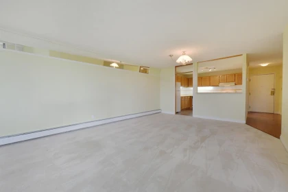 Hallway Photo of 407 1442 Foster Street, White Rock, BC