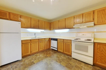 Kitchen Photo of 407 1442 Foster Street, White Rock, BC